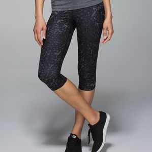 Lululemon Top Speed Crop Star Crushed Coal Legging Printed Black